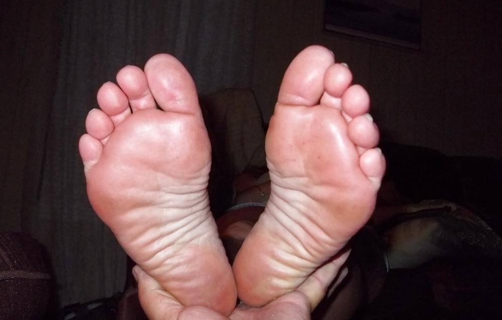 25P Sexy feet soles