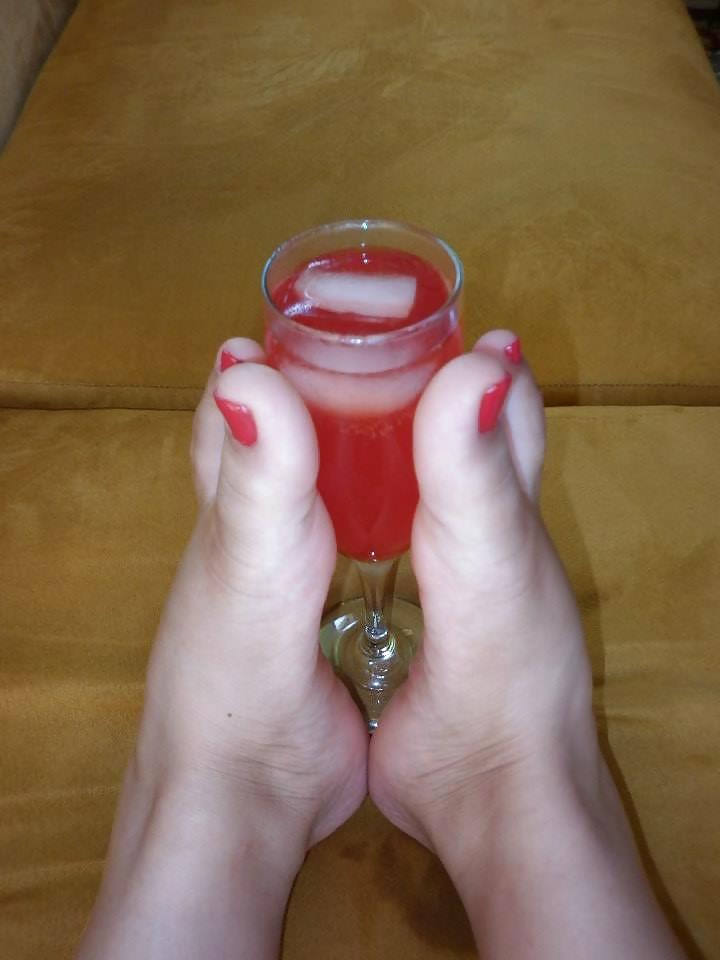 25P Sexy feet soles