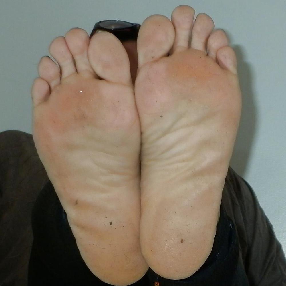 25P Sexy feet soles