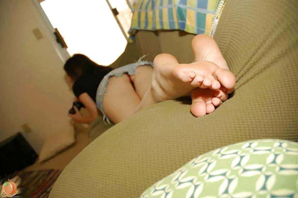 25P Sexy feet soles