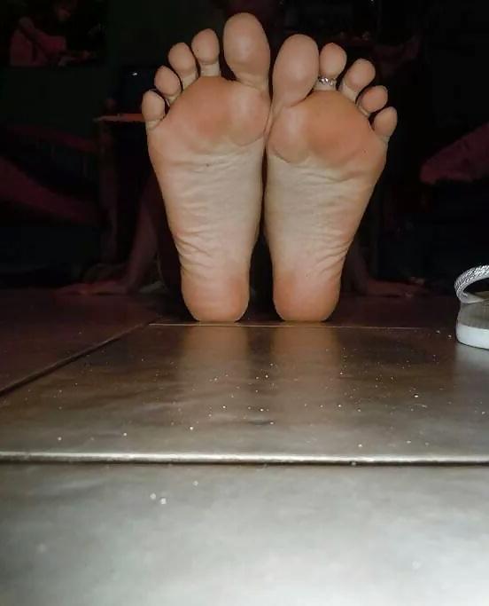 25P Sexy feet soles