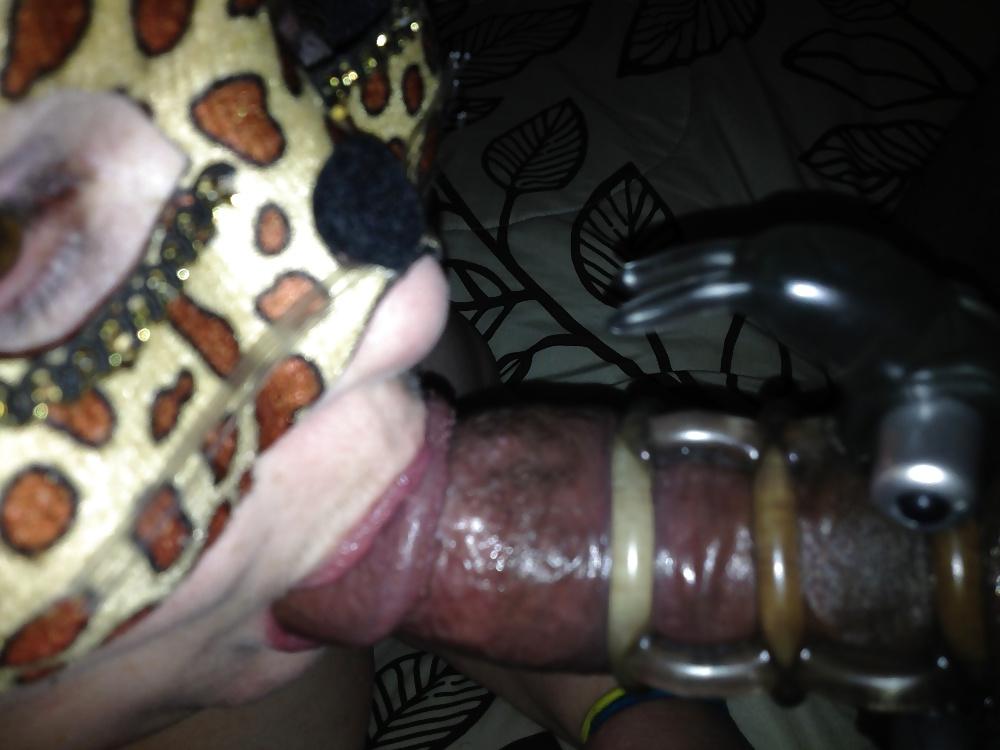 15P Spade Queen blow job pic