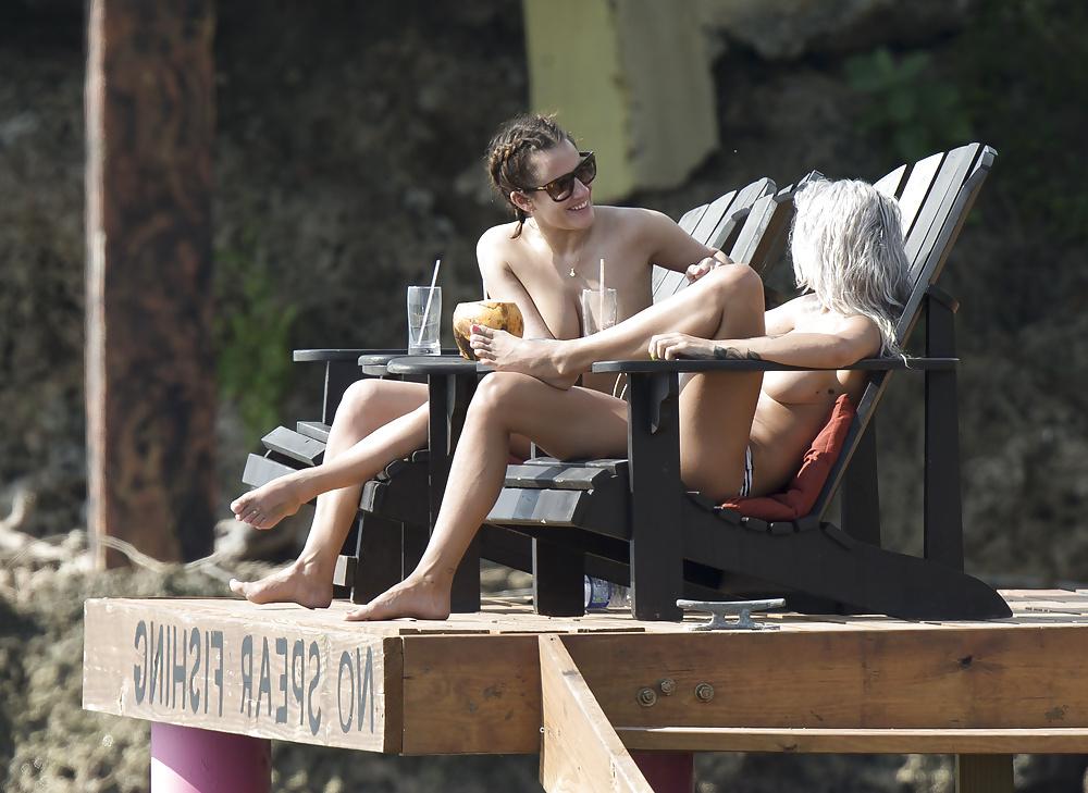 6P Caroline Flack topless (2nd Set)