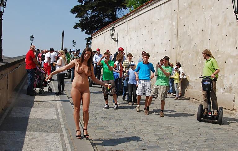 25P Mona-Lee Nude in Public