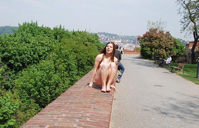 25P Mona-Lee Nude in Public