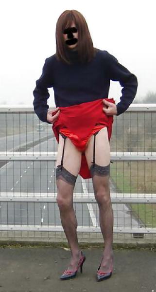 25P In nylon in public