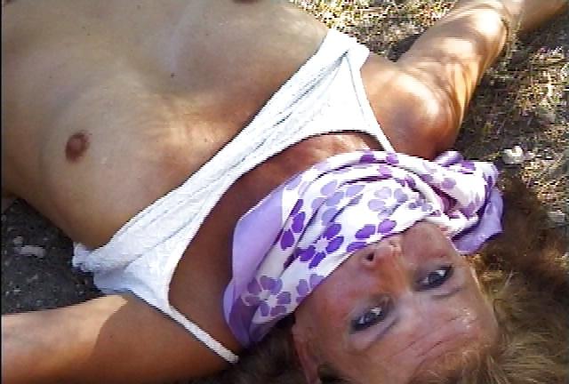 18P White panties 18:Lost mature tourist.