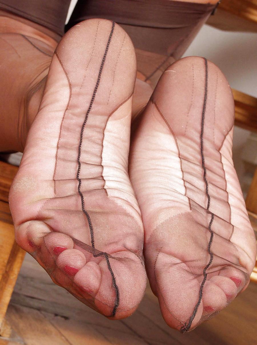 25P Ladies feet fully fashioned nylons