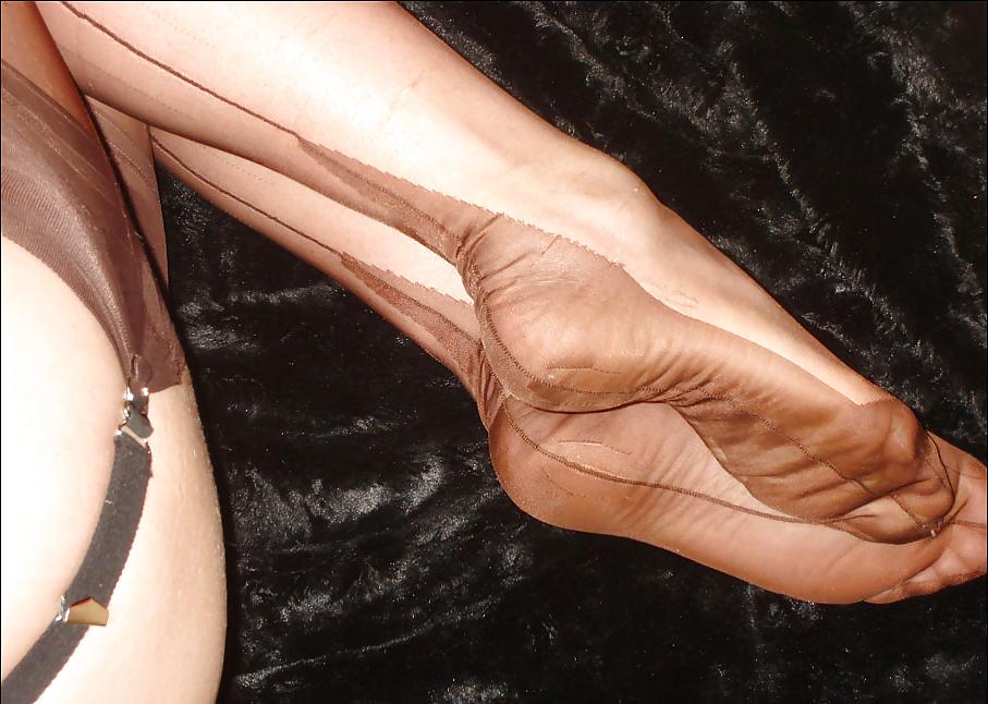 25P Ladies feet fully fashioned nylons