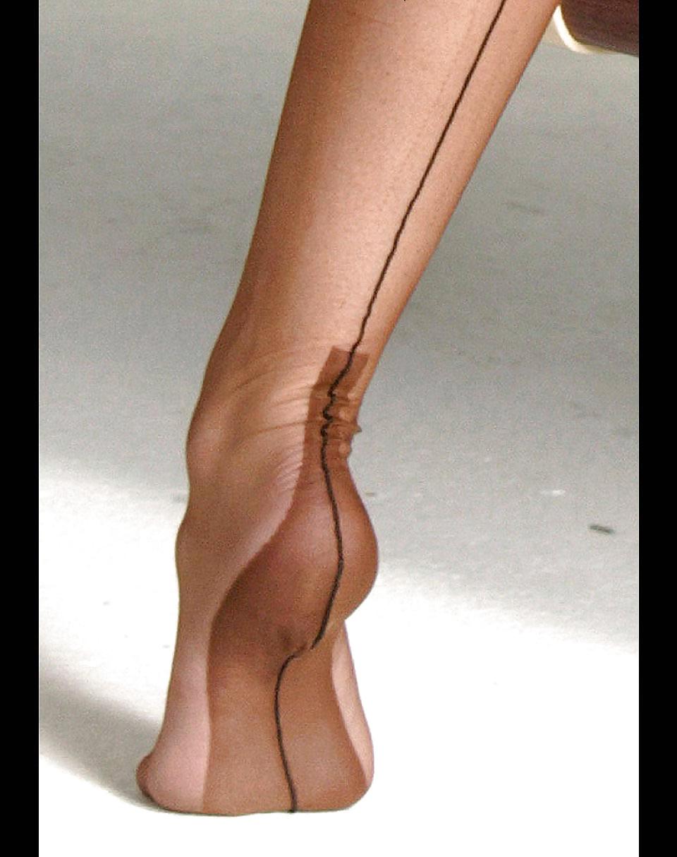 25P Ladies feet fully fashioned nylons