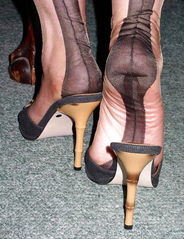 25P Ladies feet fully fashioned nylons