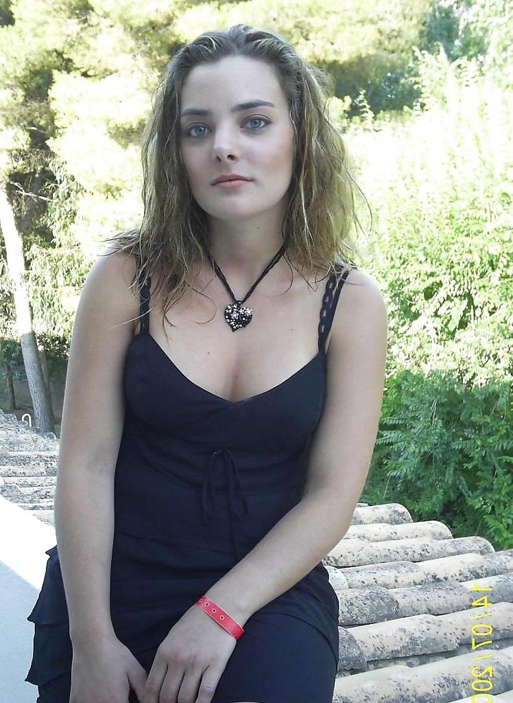 25P Blonde bitch brazilian girl