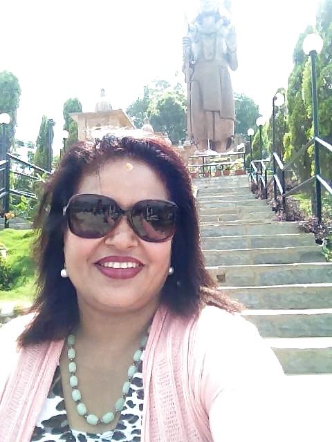 23P Manohara - sexy nepali mom
