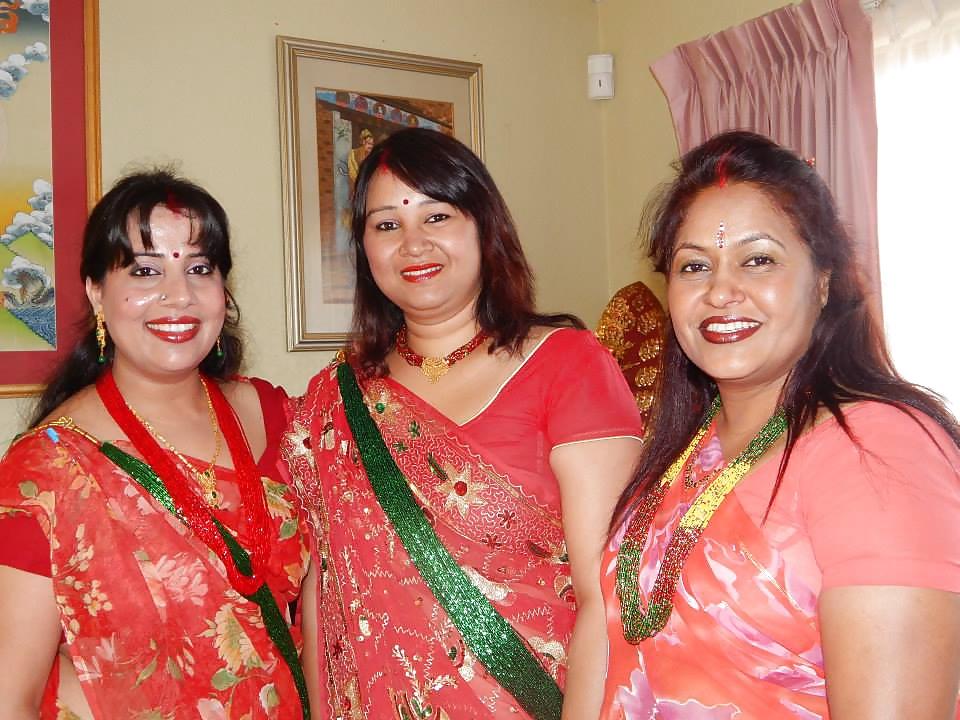 23P Manohara - sexy nepali mom