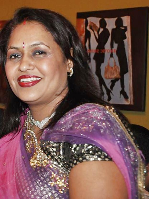 23P Manohara - sexy nepali mom