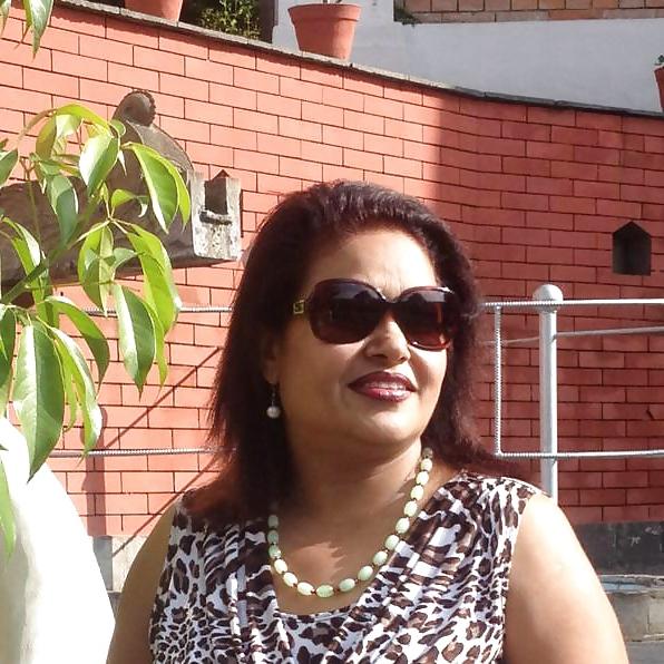 23P Manohara - sexy nepali mom