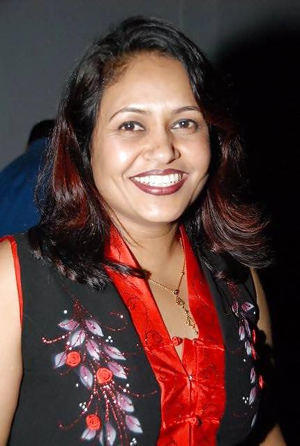 23P Manohara - sexy nepali mom