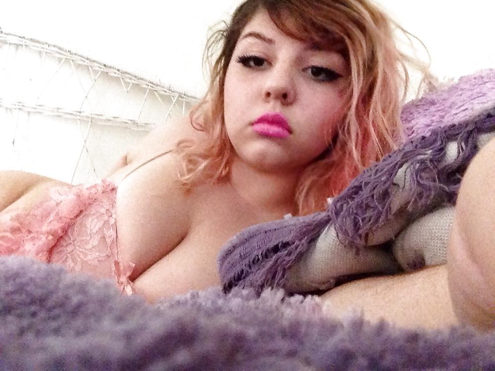25P Cute chubby girl