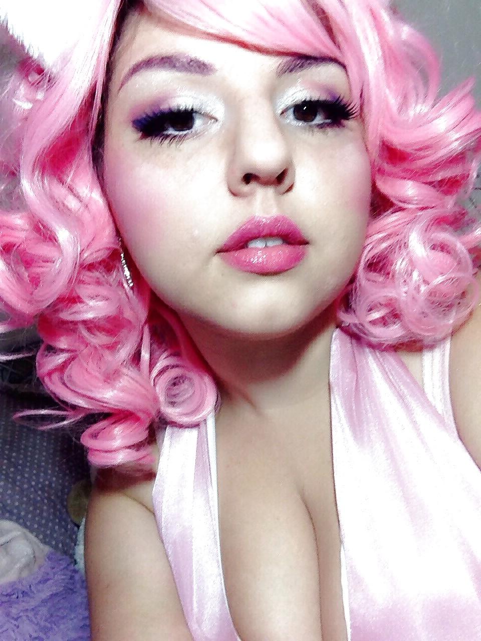25P Cute chubby girl