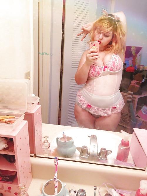 25P Cute chubby girl