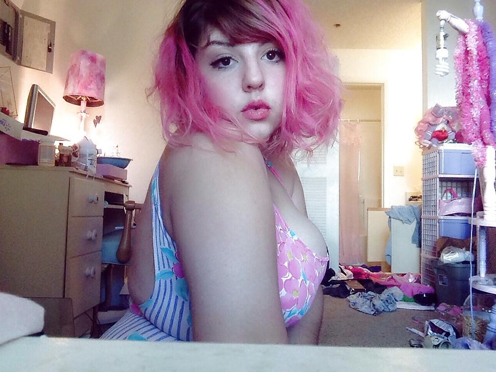 25P Cute chubby girl