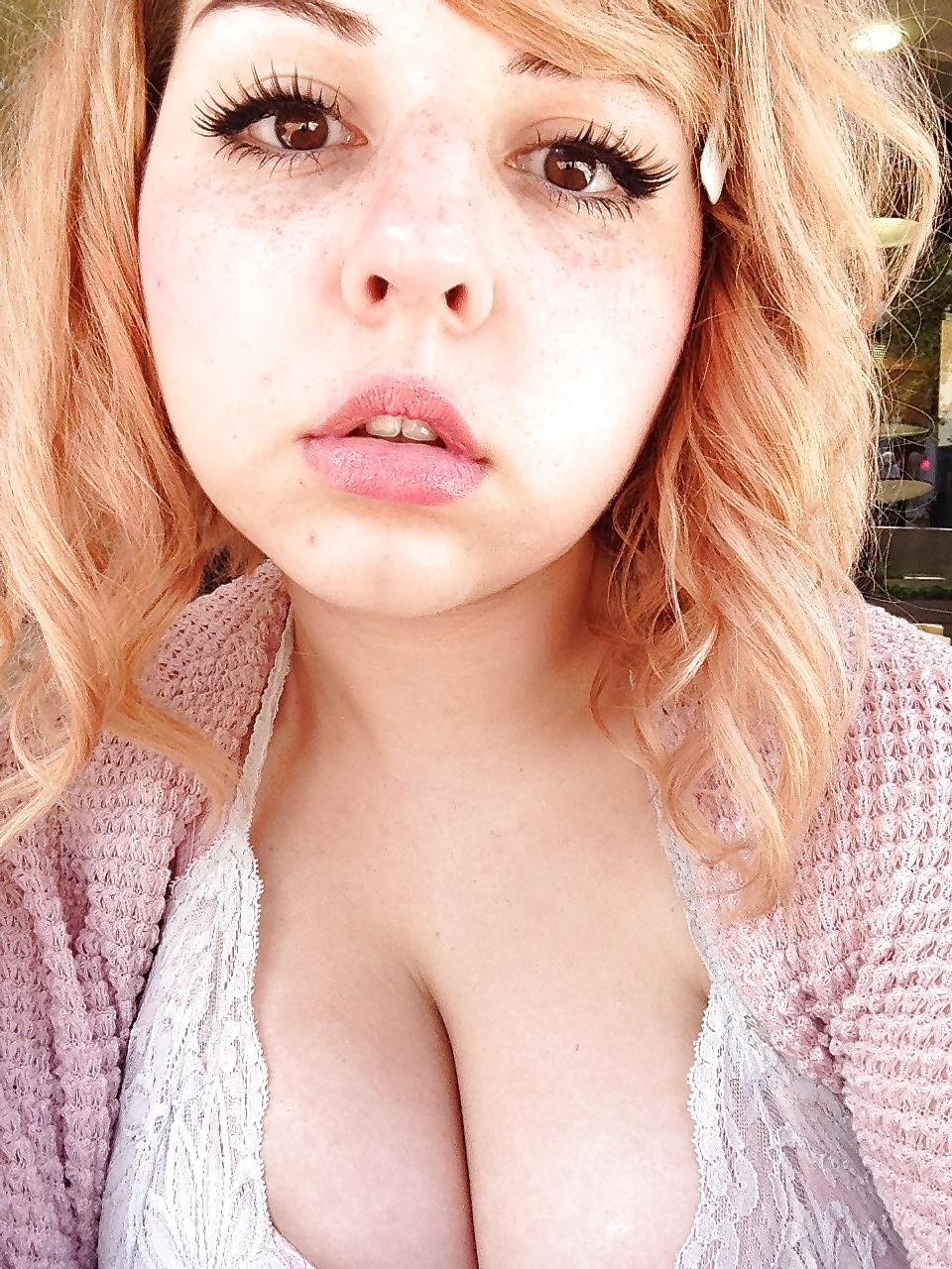 25P Cute chubby girl