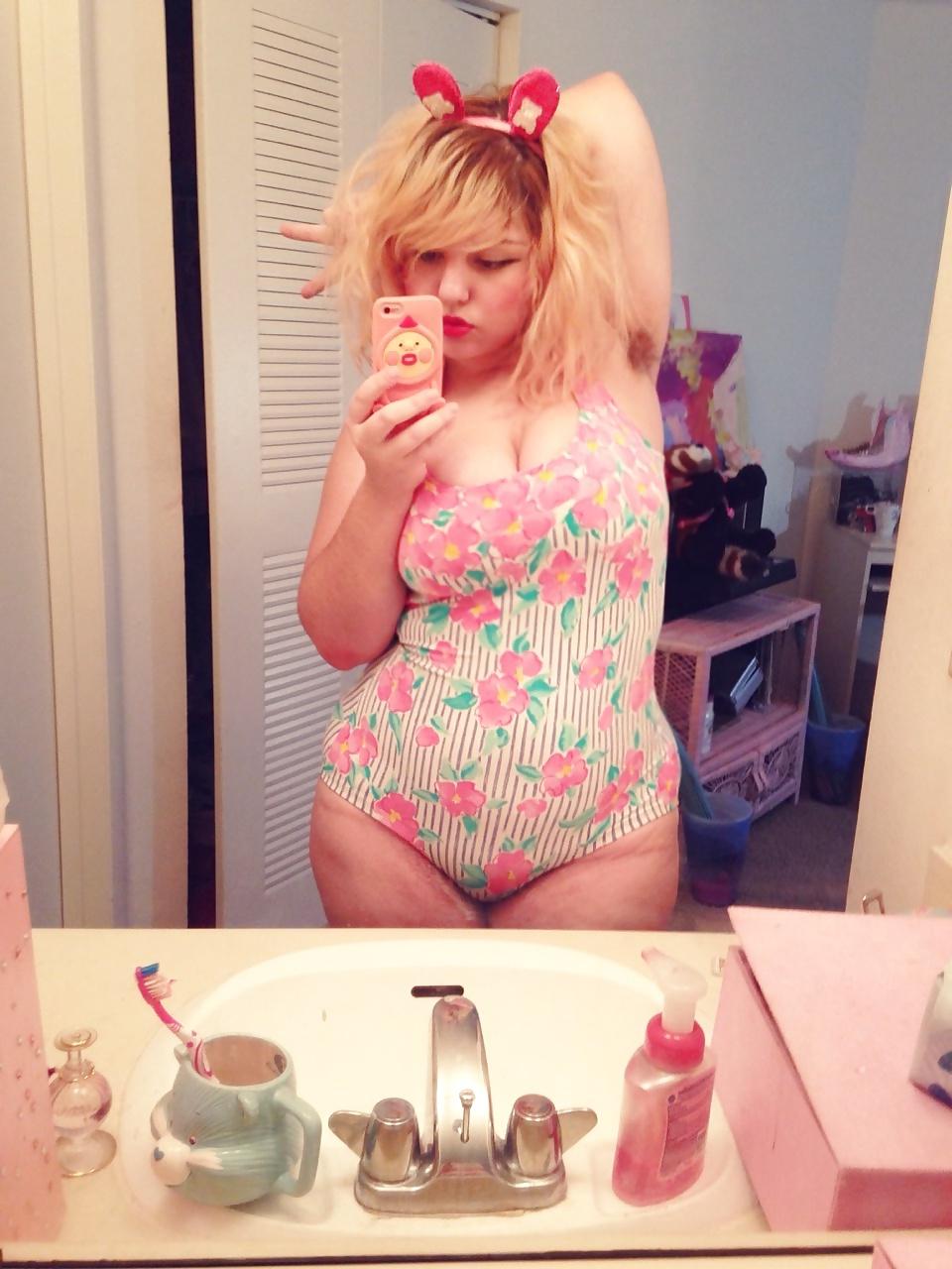 25P Cute chubby girl