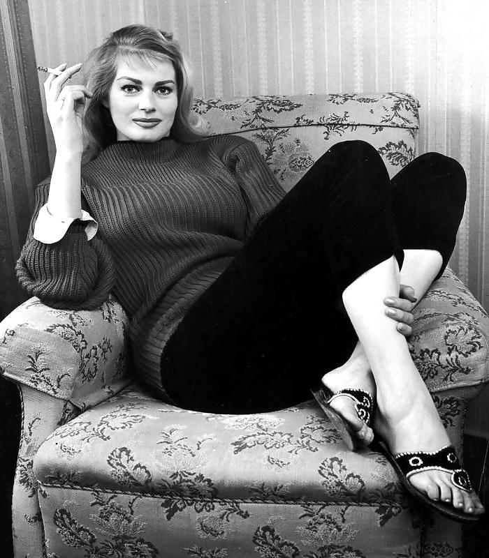 25P ANITA EKBERG feet (estefania)
