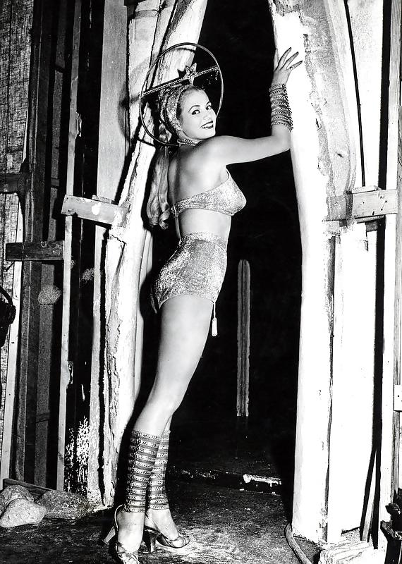 25P ANITA EKBERG feet (estefania)