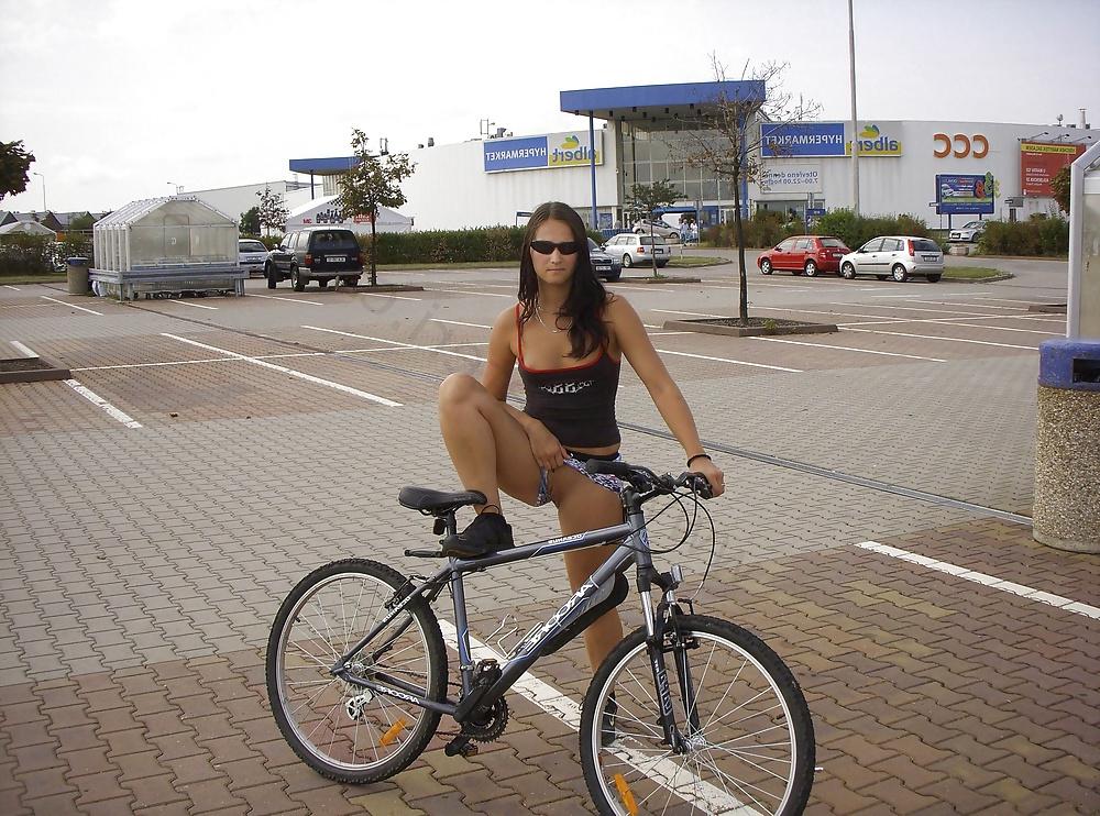 25P Flashing In Public 8