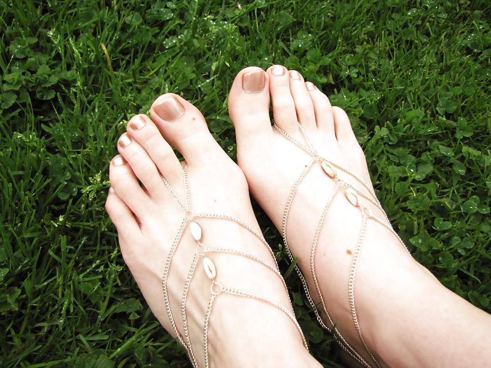 25P Hippie Goddess Feet II