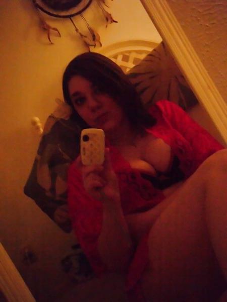 6P Sexy bitch with glasses and cleavage.