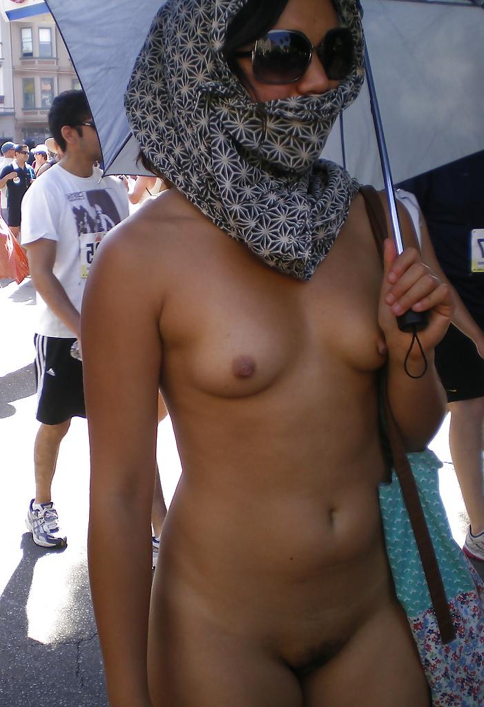 25P Next door girls naked in public