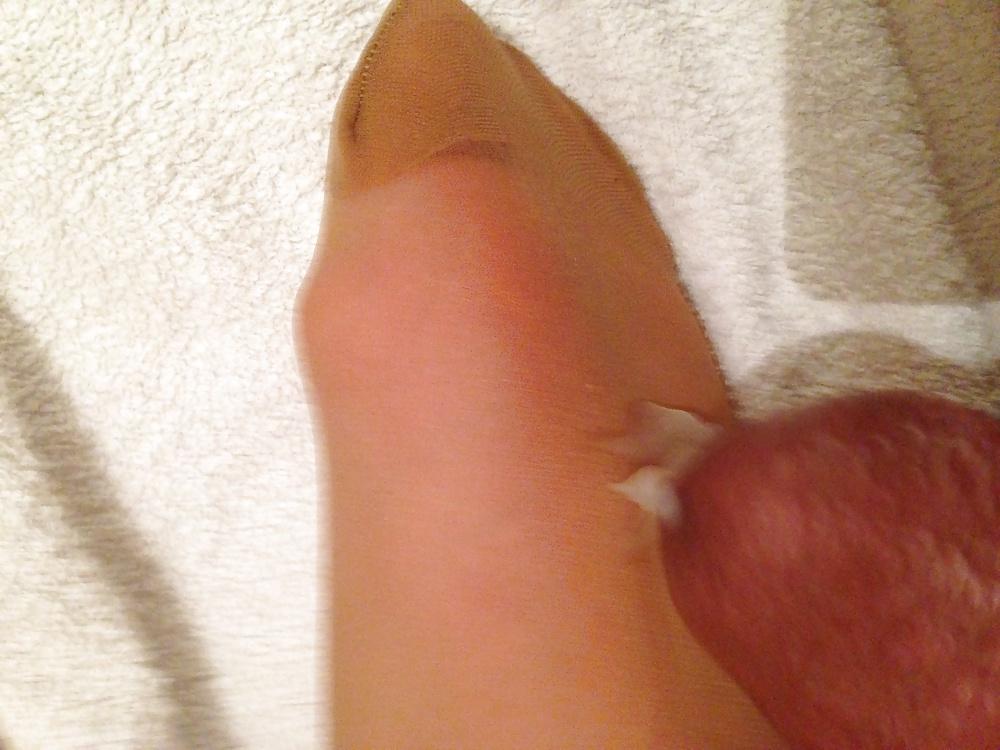 7P Wife pantyhose feet cumshots