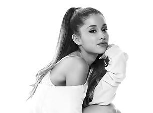 11P Ariana Grande the Singer QUEEN