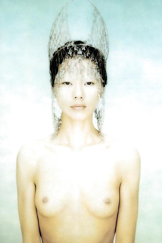 25P Beautiful Makiko Art Photos