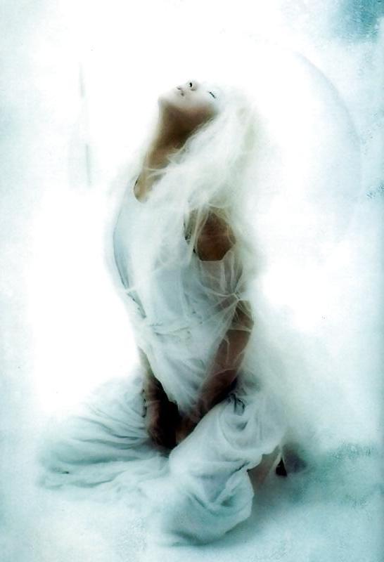 25P Beautiful Makiko Art Photos