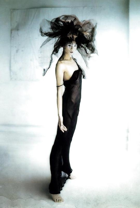 25P Beautiful Makiko Art Photos