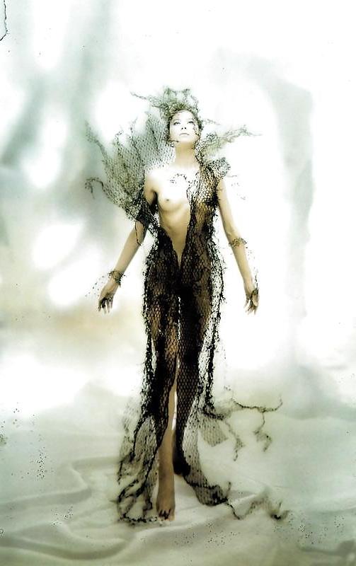 25P Beautiful Makiko Art Photos