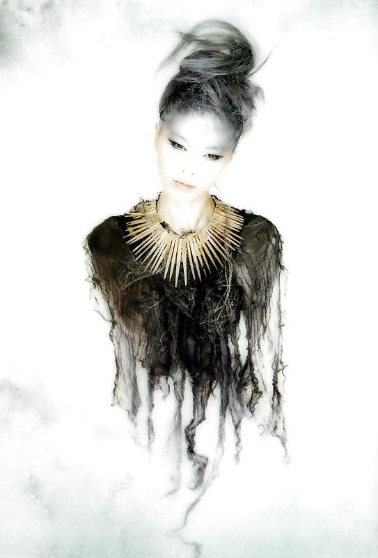 25P Beautiful Makiko Art Photos