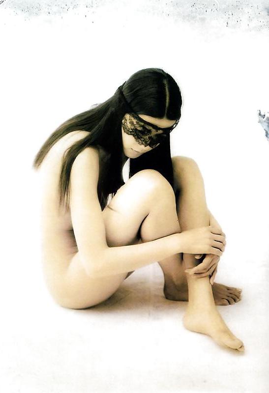 25P Beautiful Makiko Art Photos