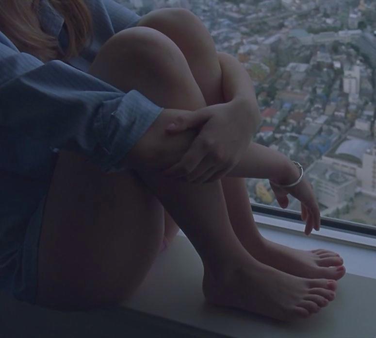 14P Scarlett Johansson is the goddess Queen of Feet