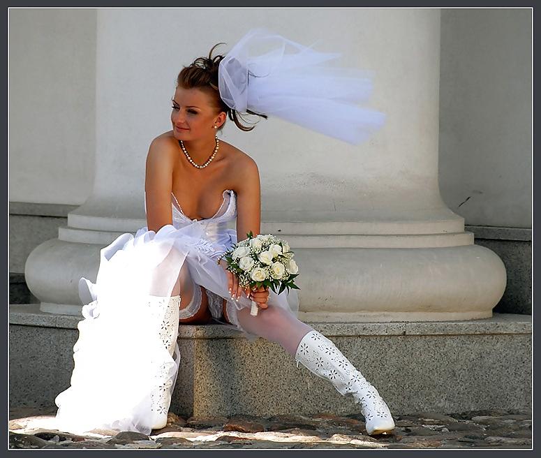 25P Bride Upskirt 3