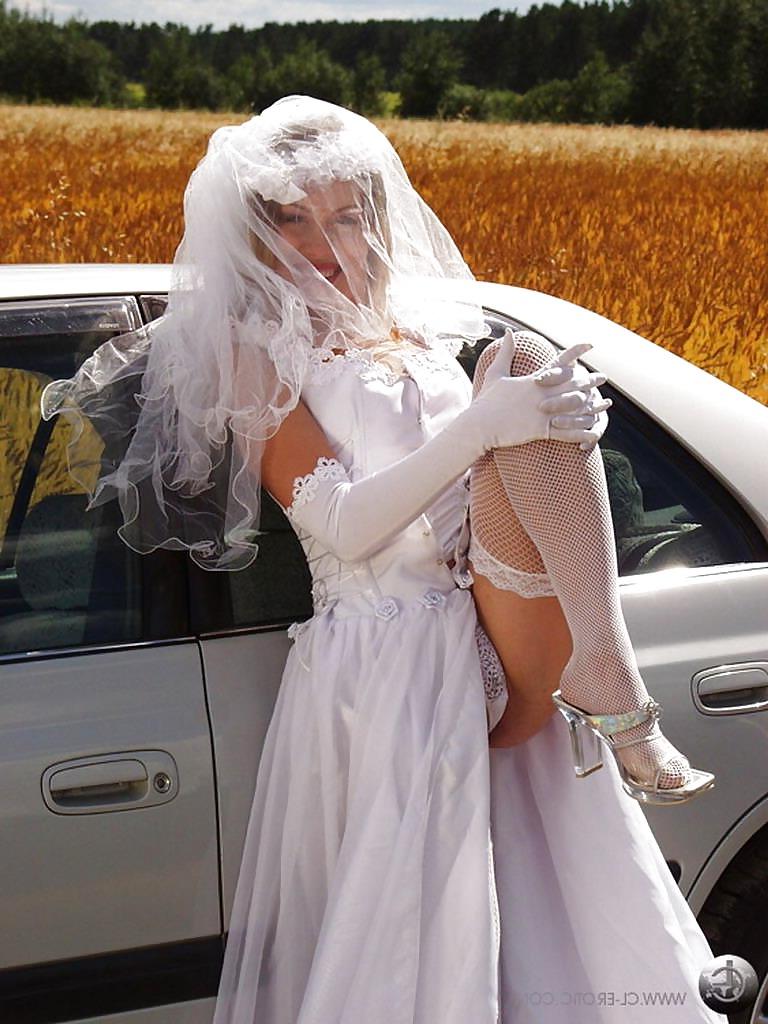 25P Bride Upskirt 3