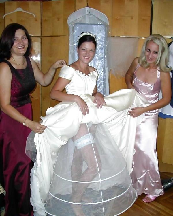 25P Bride Upskirt 3