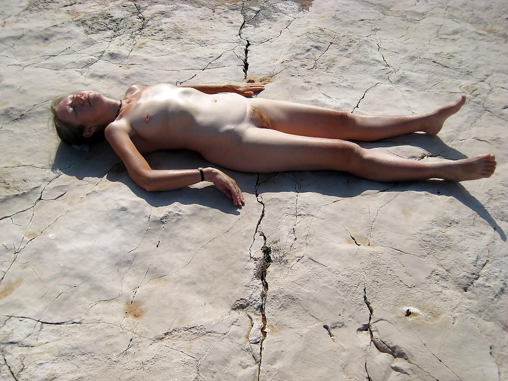 25P Natural mature women