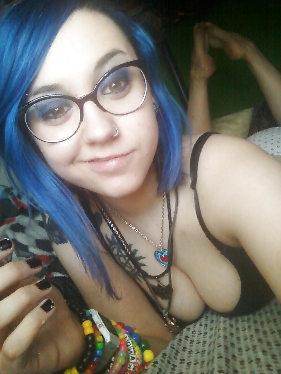 25P Cute girl cute feet