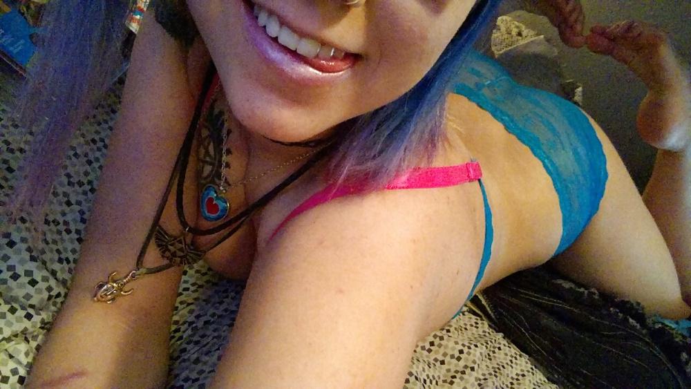 25P Cute girl cute feet