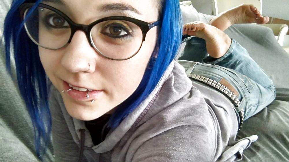 25P Cute girl cute feet