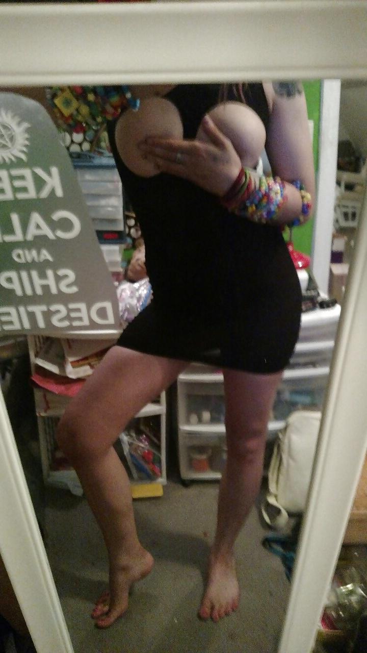 25P Cute girl cute feet